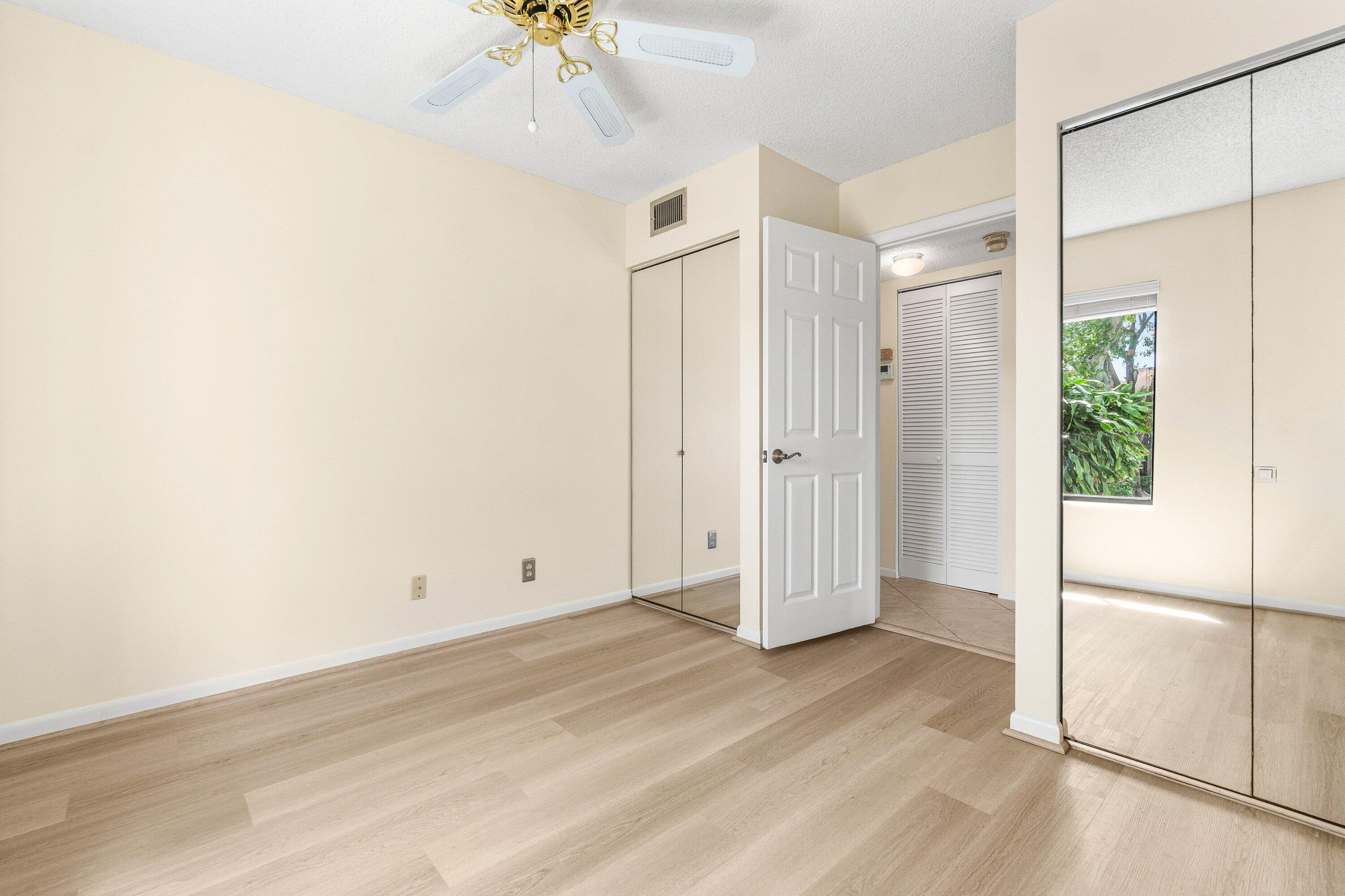 PINE RIDGE NORTH VILLAGE III CONDO - Residential