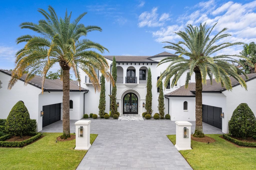 Photo of 111 Via Palacio, Palm Beach Gardens, FL 33418 (MLS # R11131411)