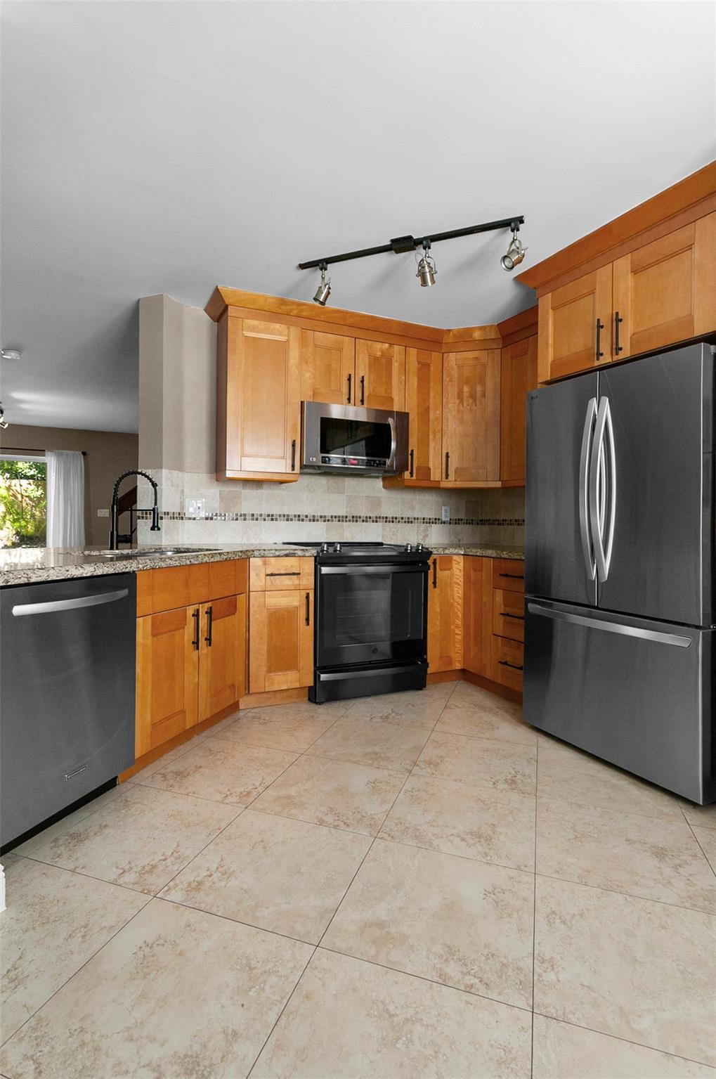 View photos, virtual tours, details... 1431 SW 48th Ter 1431