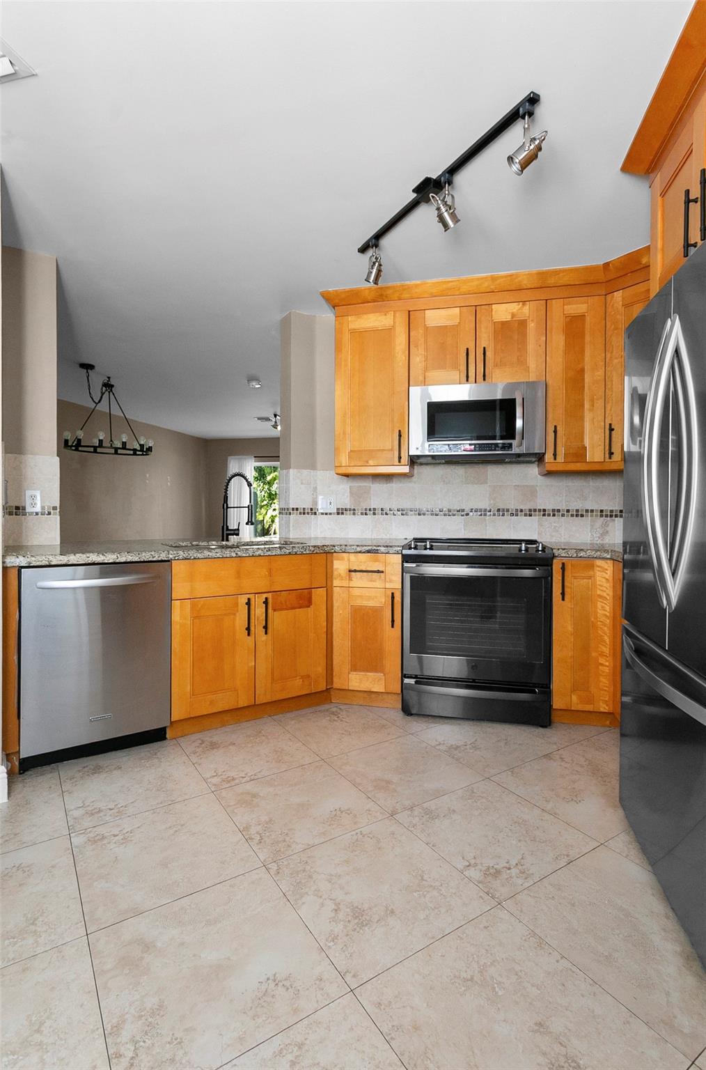 View photos, virtual tours, details... 1431 SW 48th Ter 1431