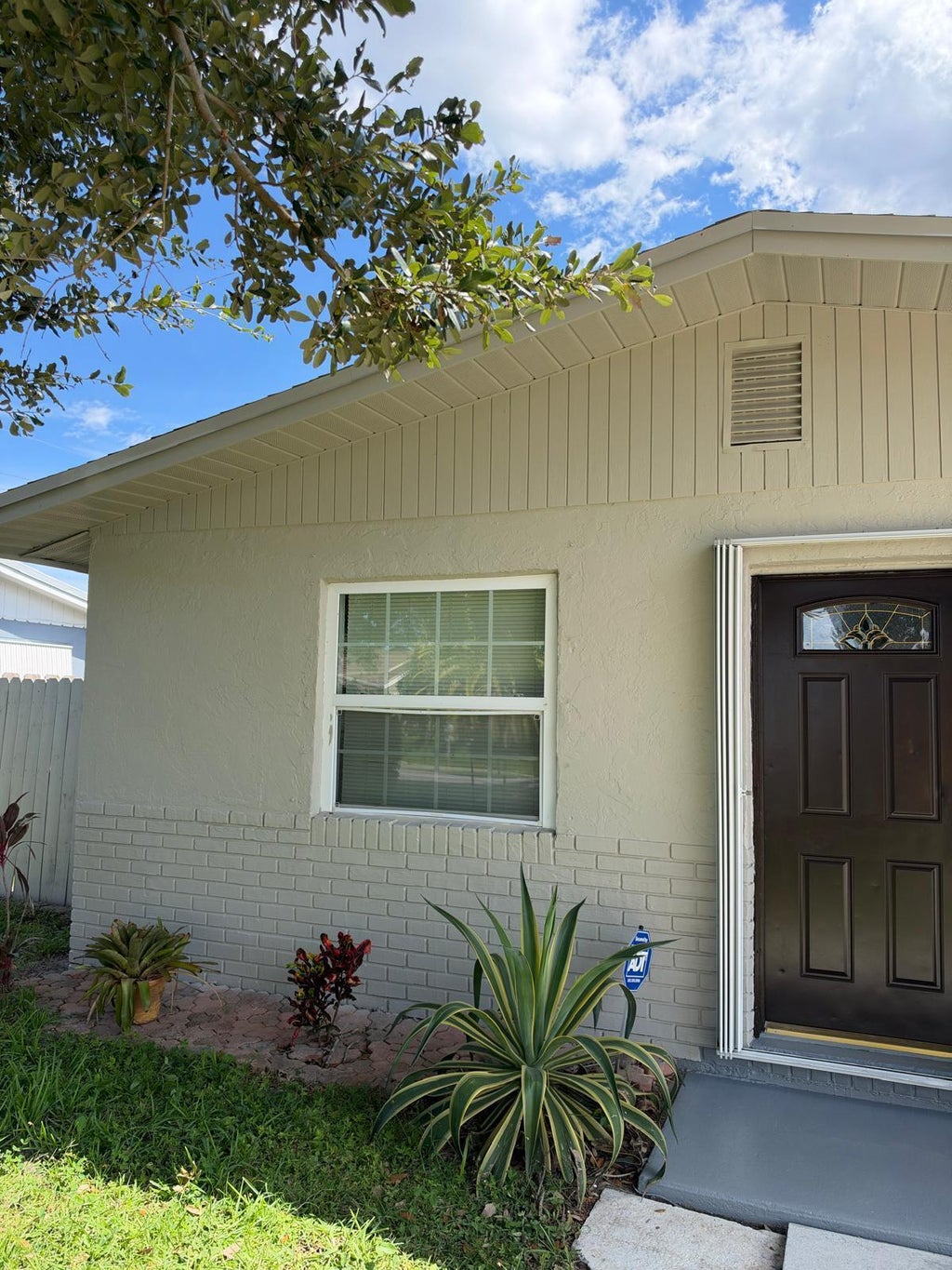 Photo of 2518 SE Harrison Street, Stuart, FL 34997 (MLS # B26082335)