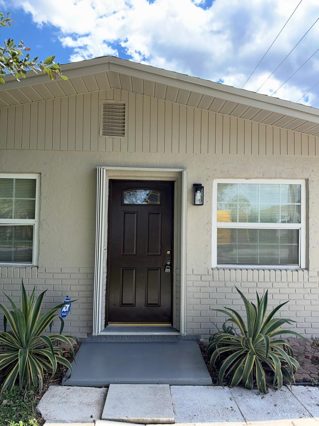 Photo of 2518 SE Harrison Street, Stuart, FL 34997 (MLS # B26082335)