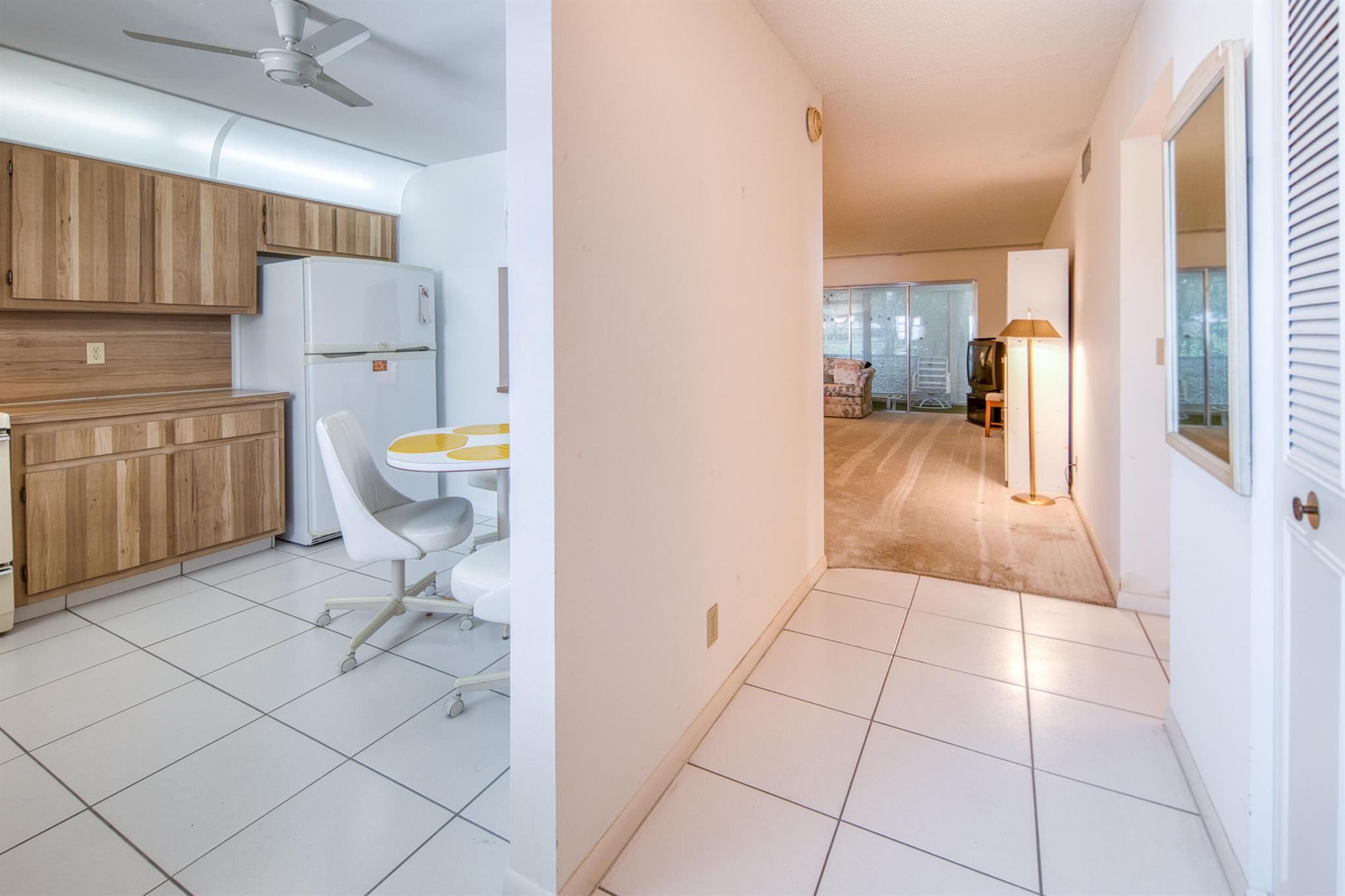 445 Franconia Circle, Lake Worth, FL, 33467/$165,000 1 445 Franconia Circle