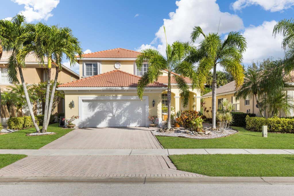 Photo of 11131 LAUREL WALK Road, Wellington, FL 33449 (MLS # B26061191)