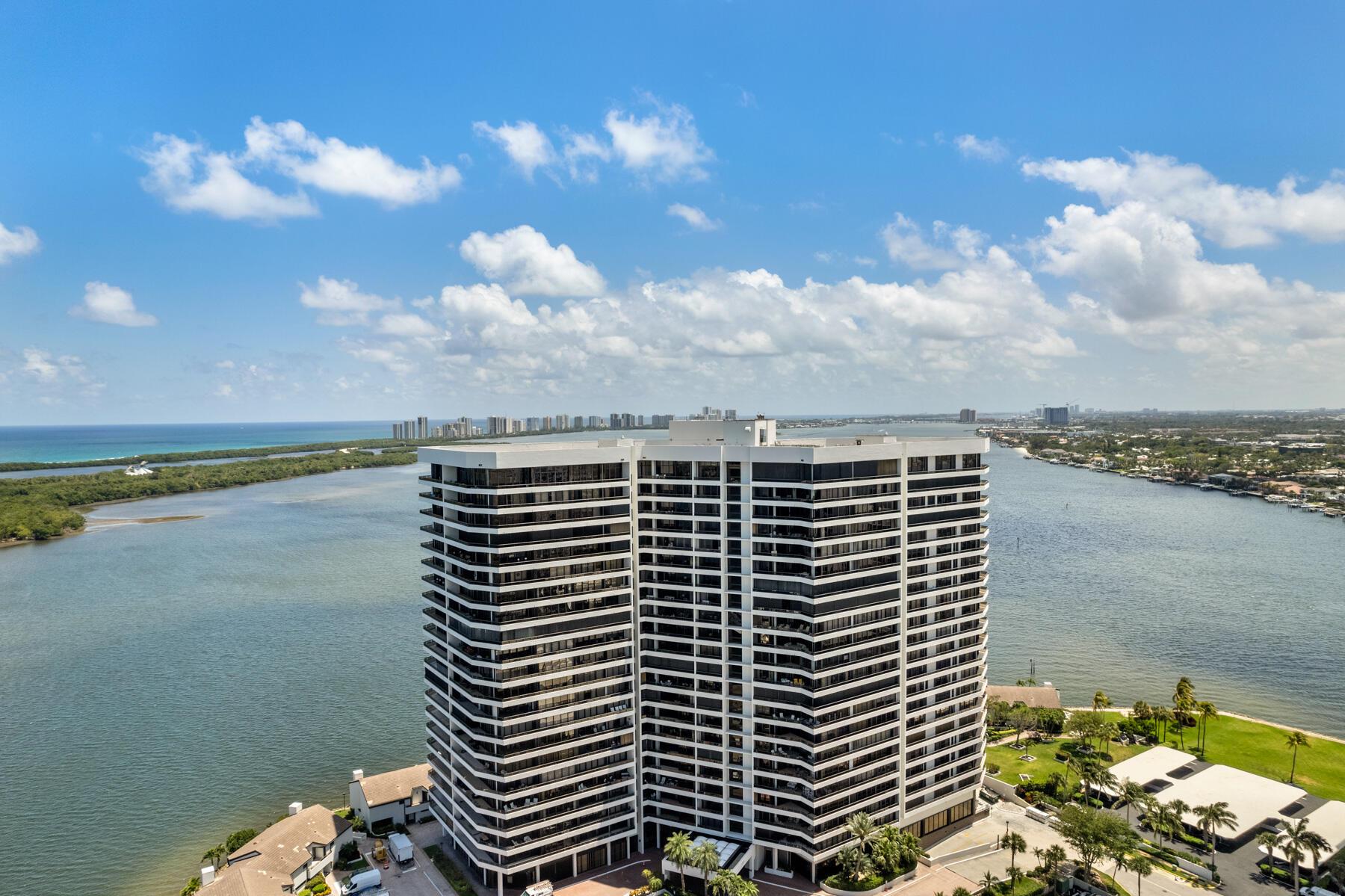 Photo 3 of 43 of 100 Lakeshore Drive Ph57 condo