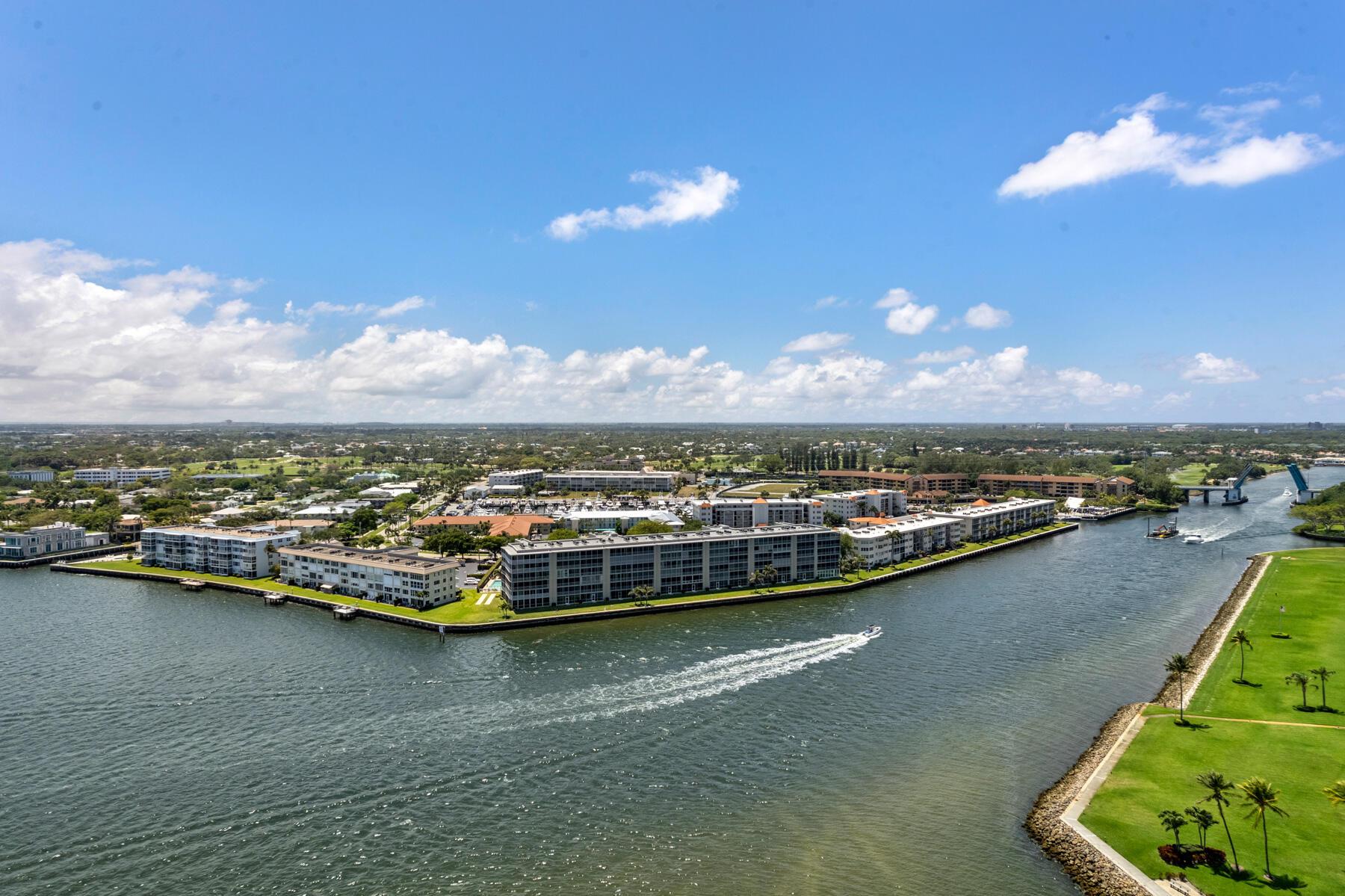 Photo 6 of 43 of 100 Lakeshore Drive Ph57 condo