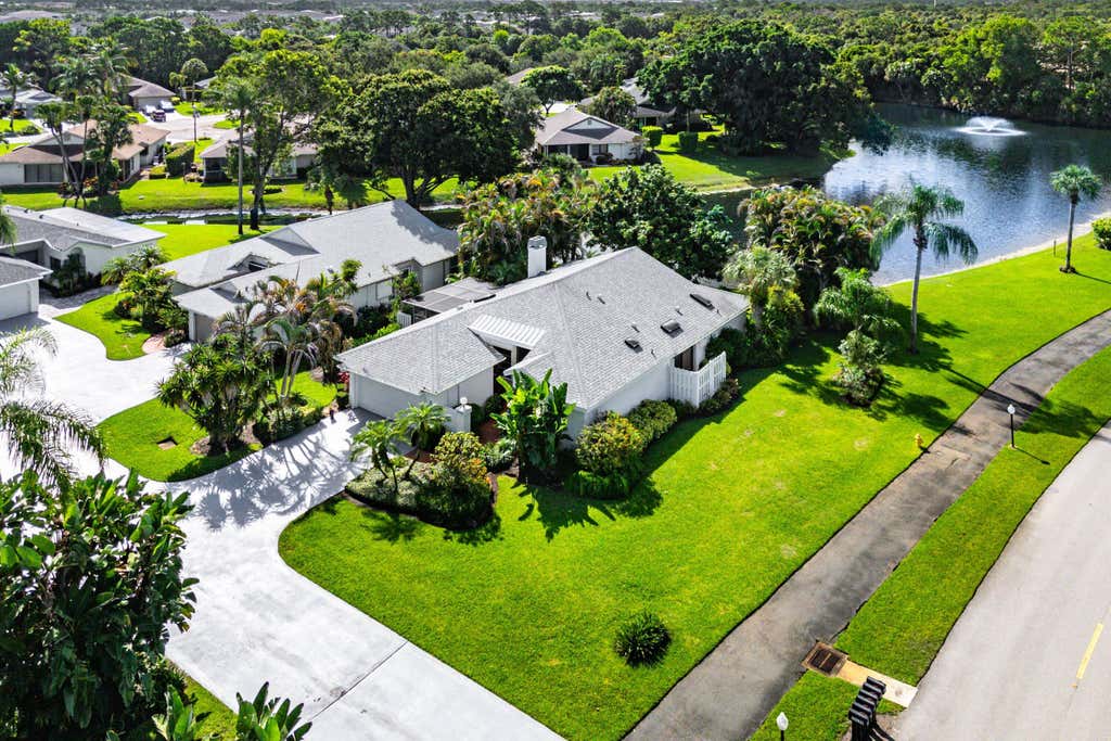 Photo of 13120 Bonnette Drive, Palm Beach Gardens, FL 33418 (MLS # B26052718)