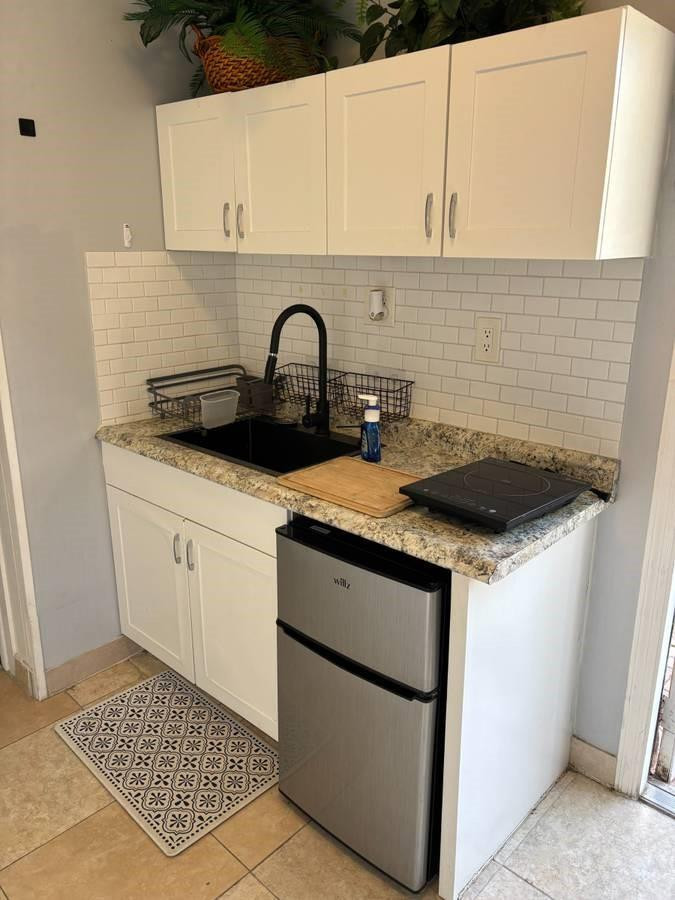 SUNSET TRAILS NO 4 - Residential Lease