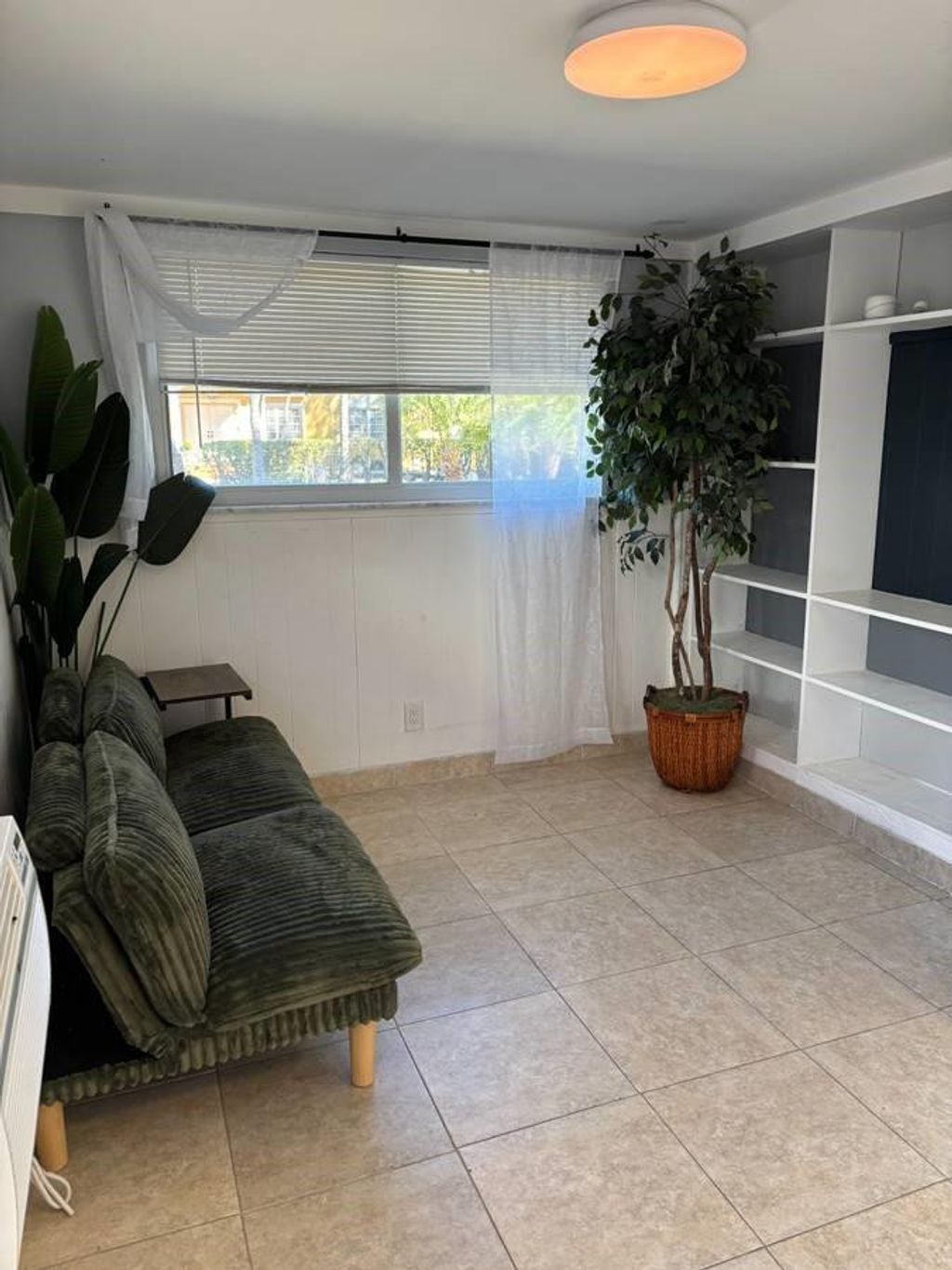 Photo of 1418 Wiley Street, Hollywood, FL 33020 (MLS # B26024900)