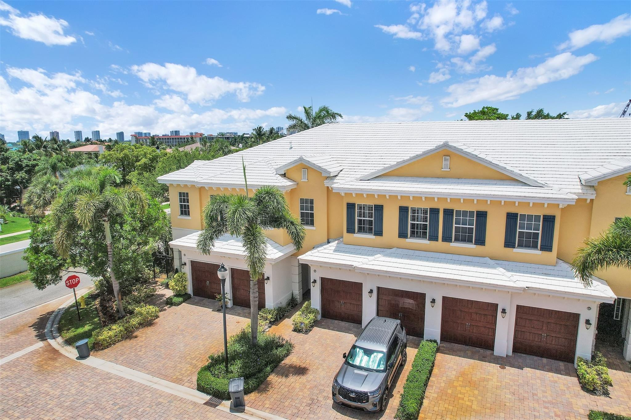206 Mariner Court