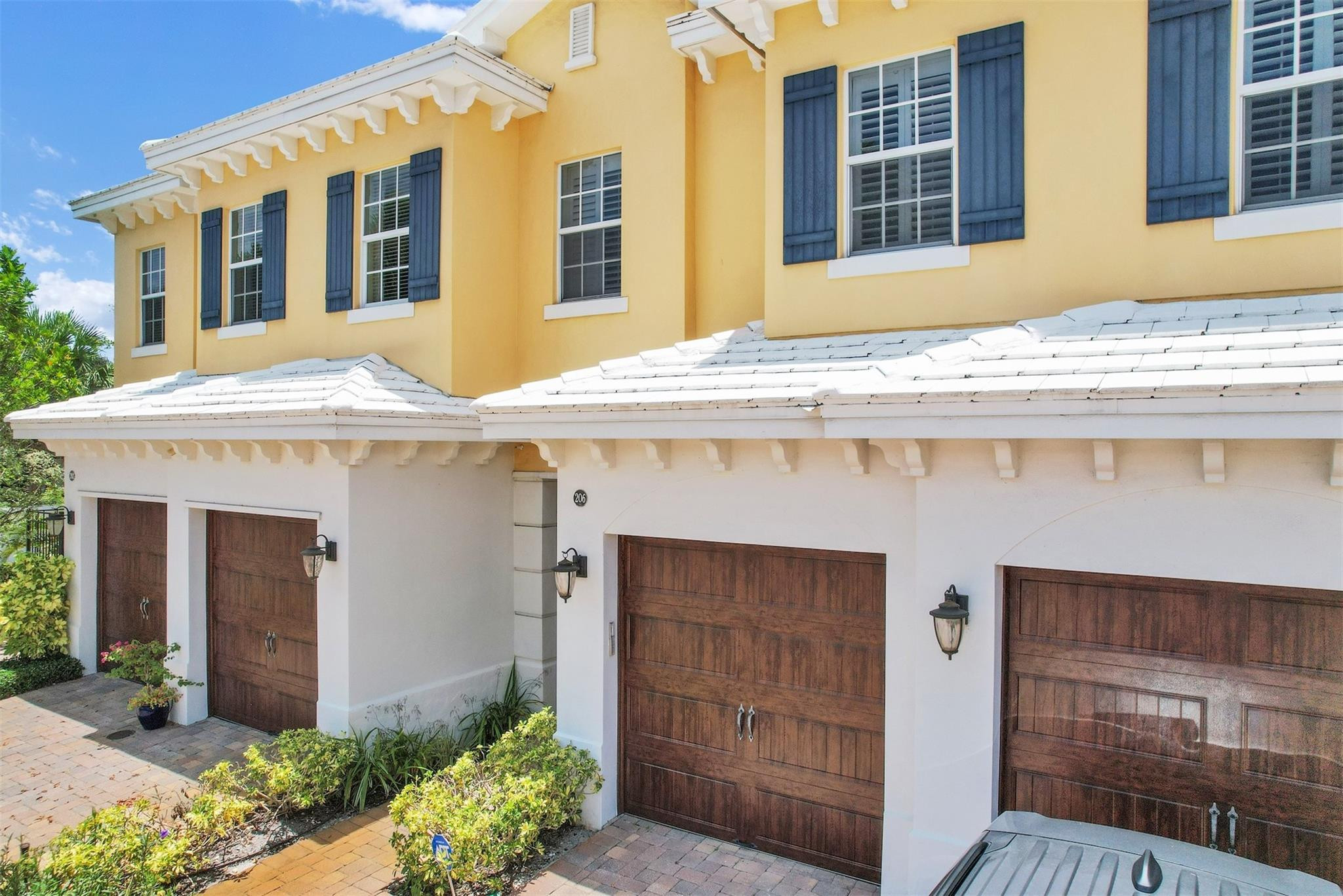 206 Mariner Court