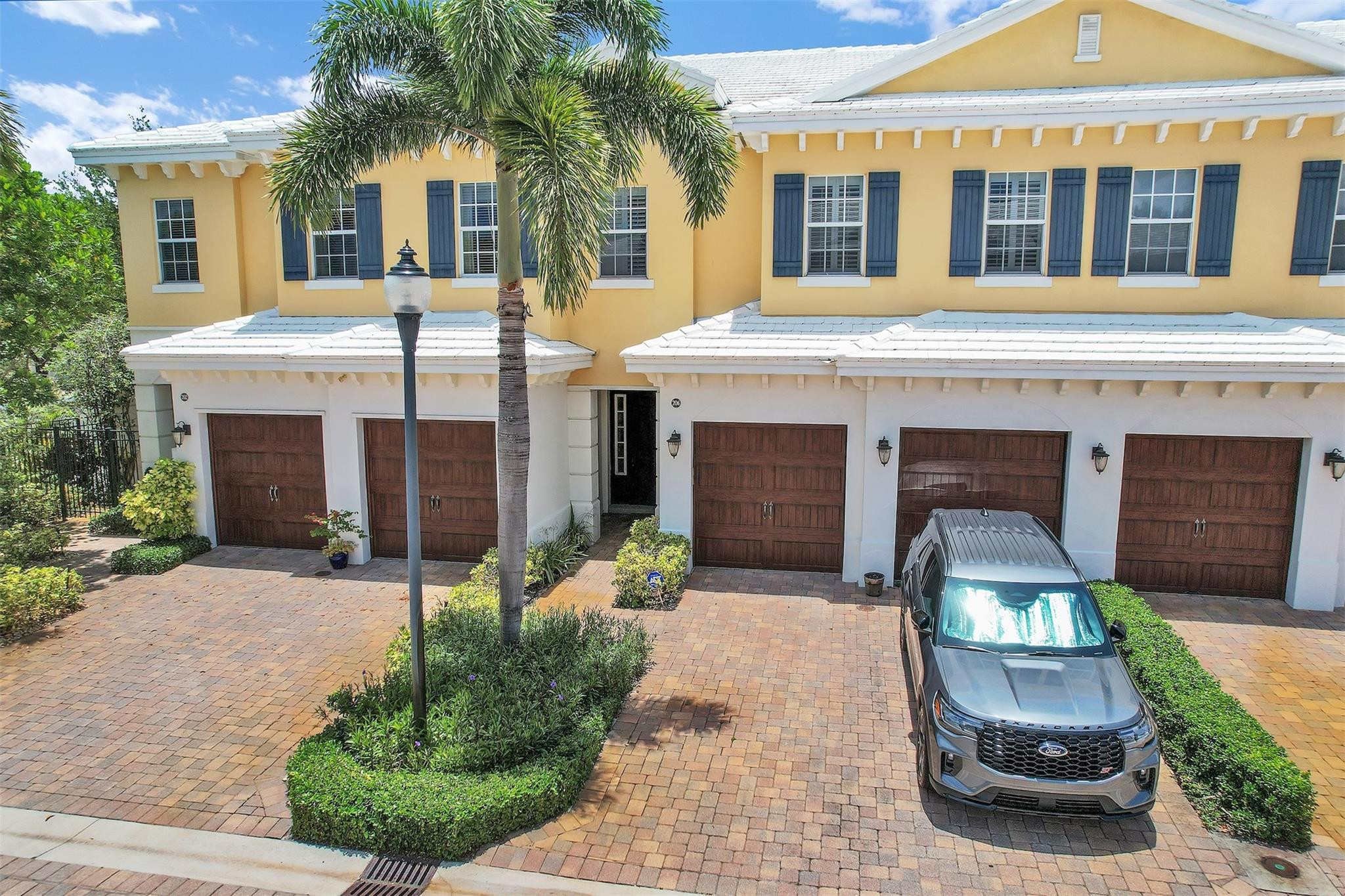 206 Mariner Court
