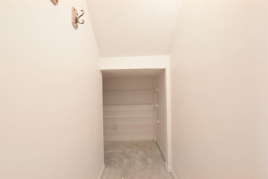 WHISPERING PINES - Residential