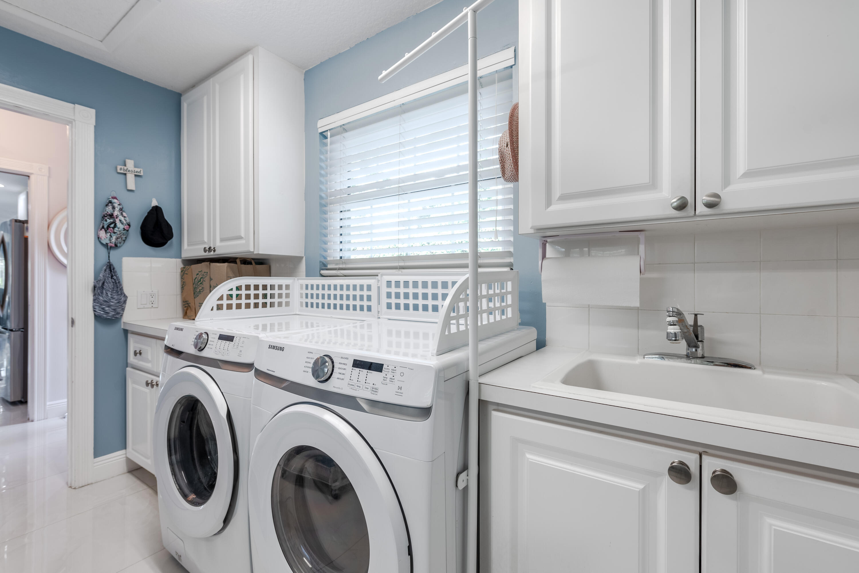 RIVERWALK 2 - Residential Lease