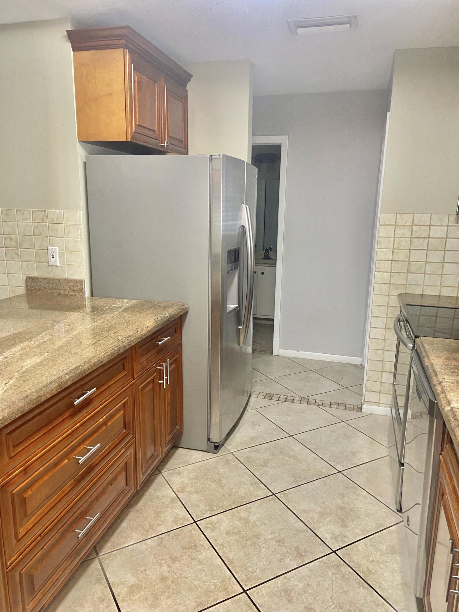 BOYNTON LAKES 3-C - Residential Lease