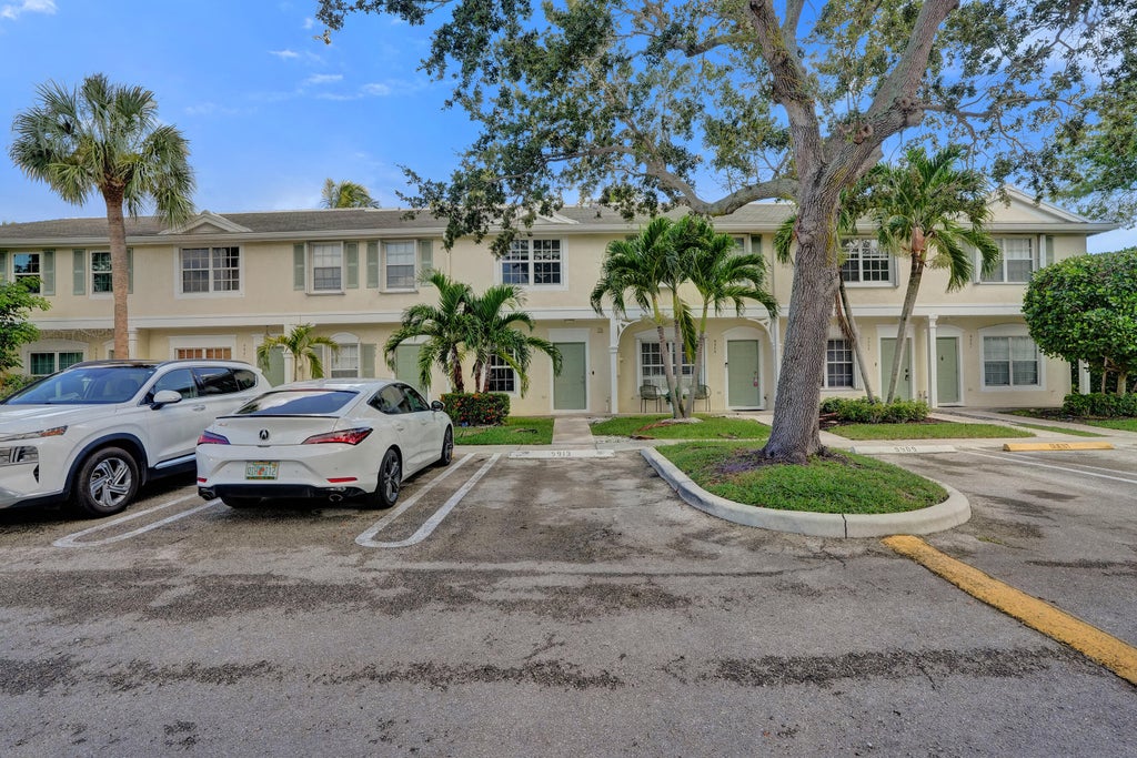 Photo of 9913 NW 57TH Manor #., Coral Springs, FL 33076 (MLS # B26059111)