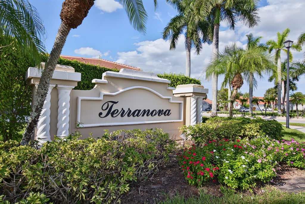 Photo of 8464 LOGIA Circle, Boynton Beach, FL 33472 (MLS # B26083222)