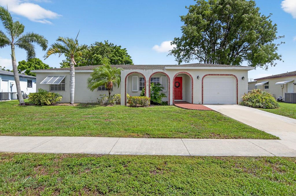 Photo of 11123 Ladino Street, Boca Raton, FL 33428 (MLS # R11102021)