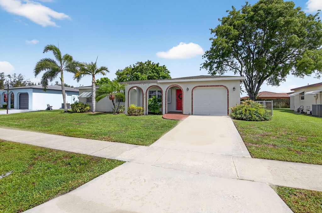 Photo of 11123 Ladino Street, Boca Raton, FL 33428 (MLS # R11102021)