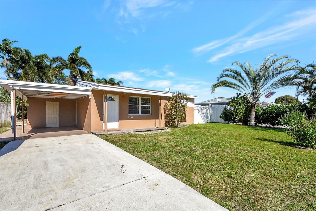 Photo of 3122 Giuliano Avenue, Lake Worth, FL 33461 (MLS # F10422032)