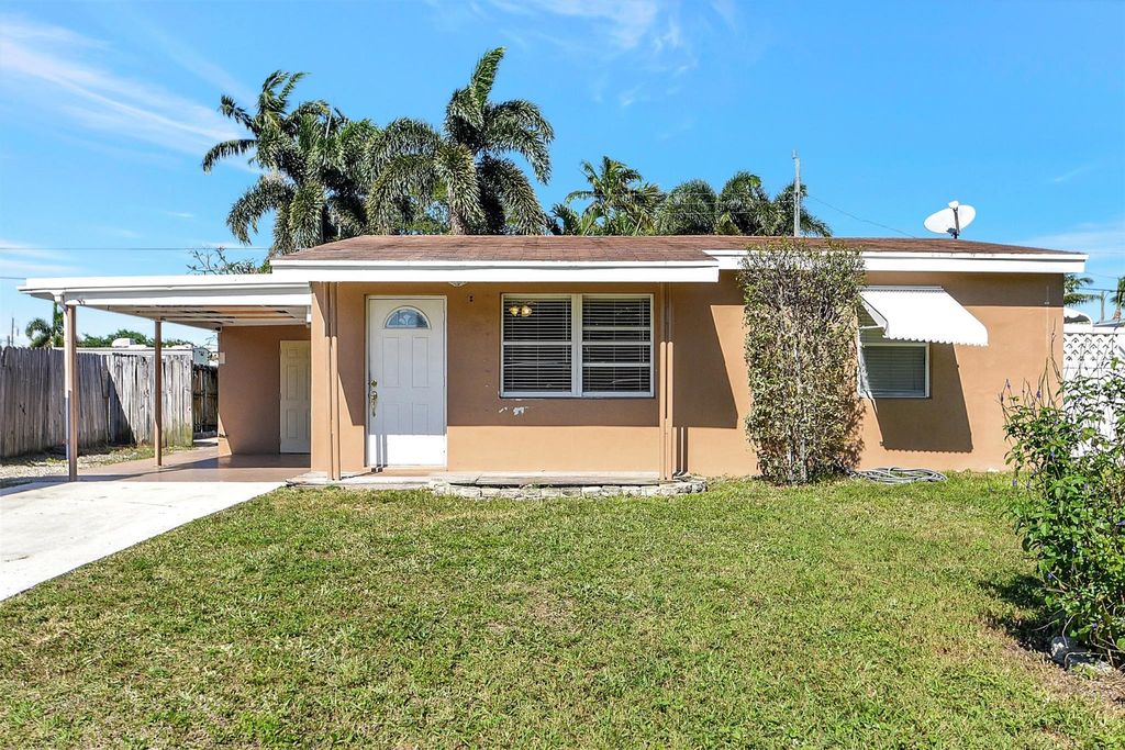 Photo of 3122 Giuliano Avenue, Lake Worth, FL 33461 (MLS # F10422032)