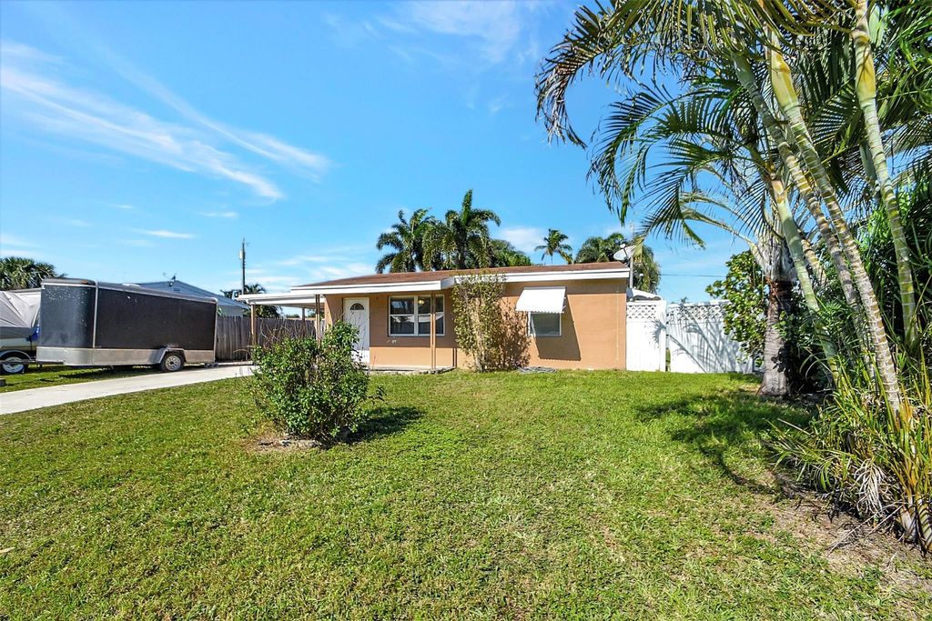 Photo of 3122 Giuliano Avenue, Lake Worth, FL 33461 (MLS # F10422032)