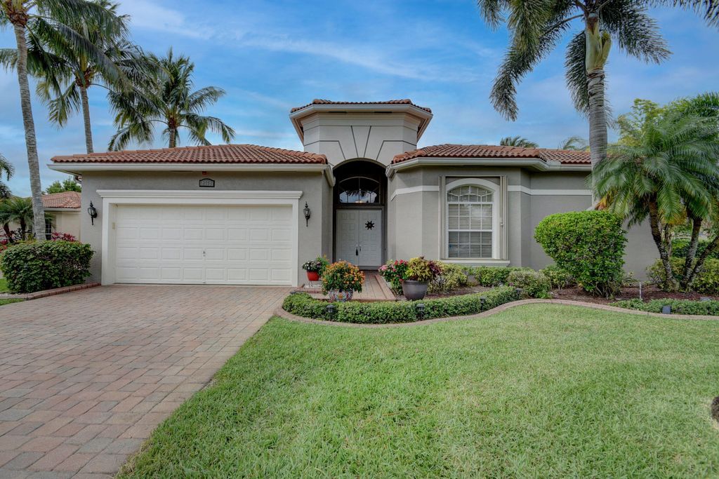 Photo of 8364 Mastic Cay, West Palm Beach, FL 33411 (MLS # R10788798)