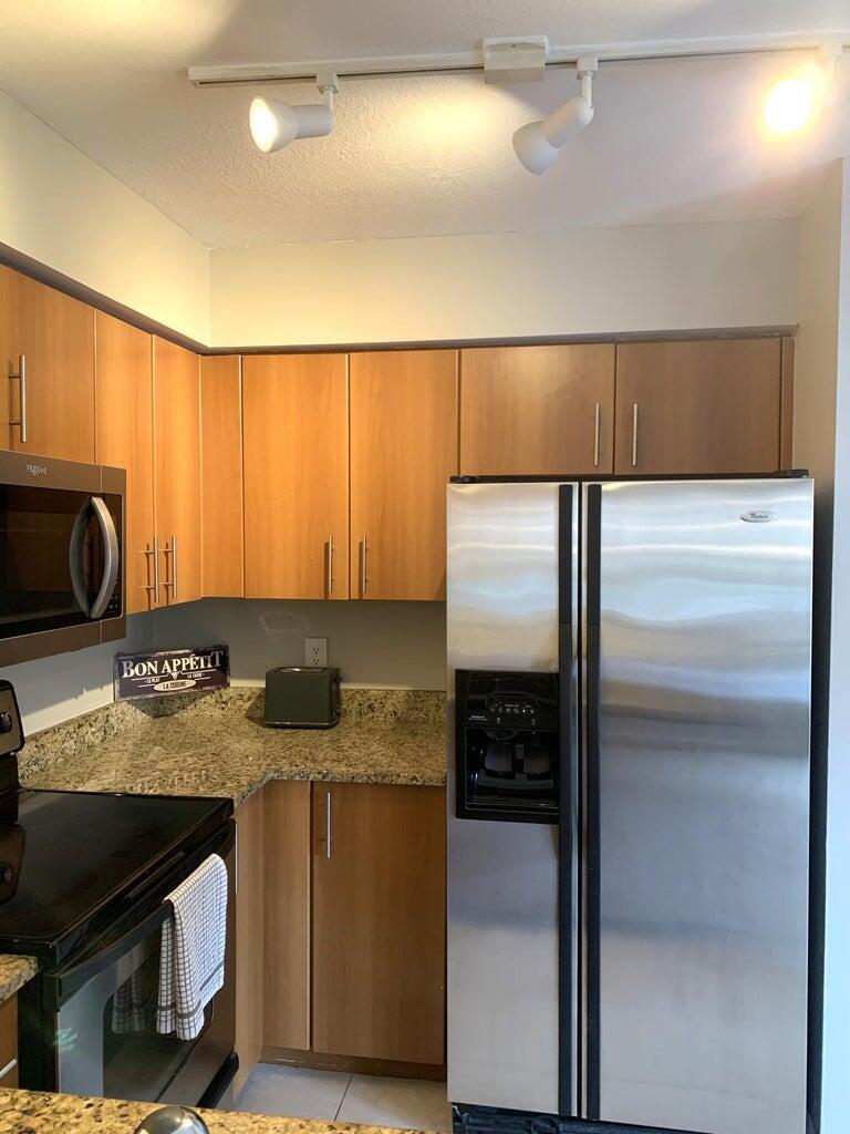 BAHIA AT DELRAY CONDO - Residential Lease