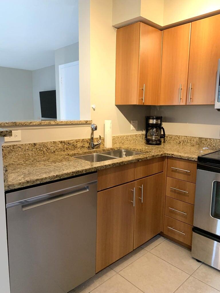 BAHIA AT DELRAY CONDO - Residential Lease