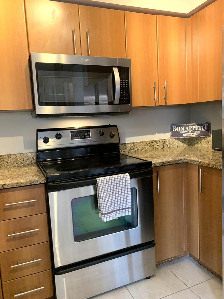 BAHIA AT DELRAY CONDO - Residential Lease