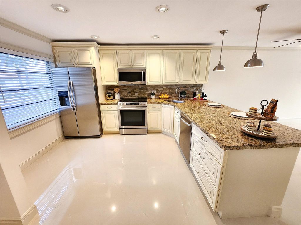 Photo of 21217 Lago Circle #6F, Boca Raton, FL 33433 (MLS # F10447878)