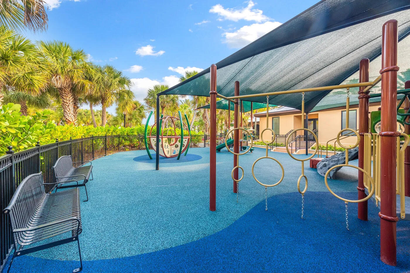 PARKLAND GOLF & COUNTRY CLUB - Residential