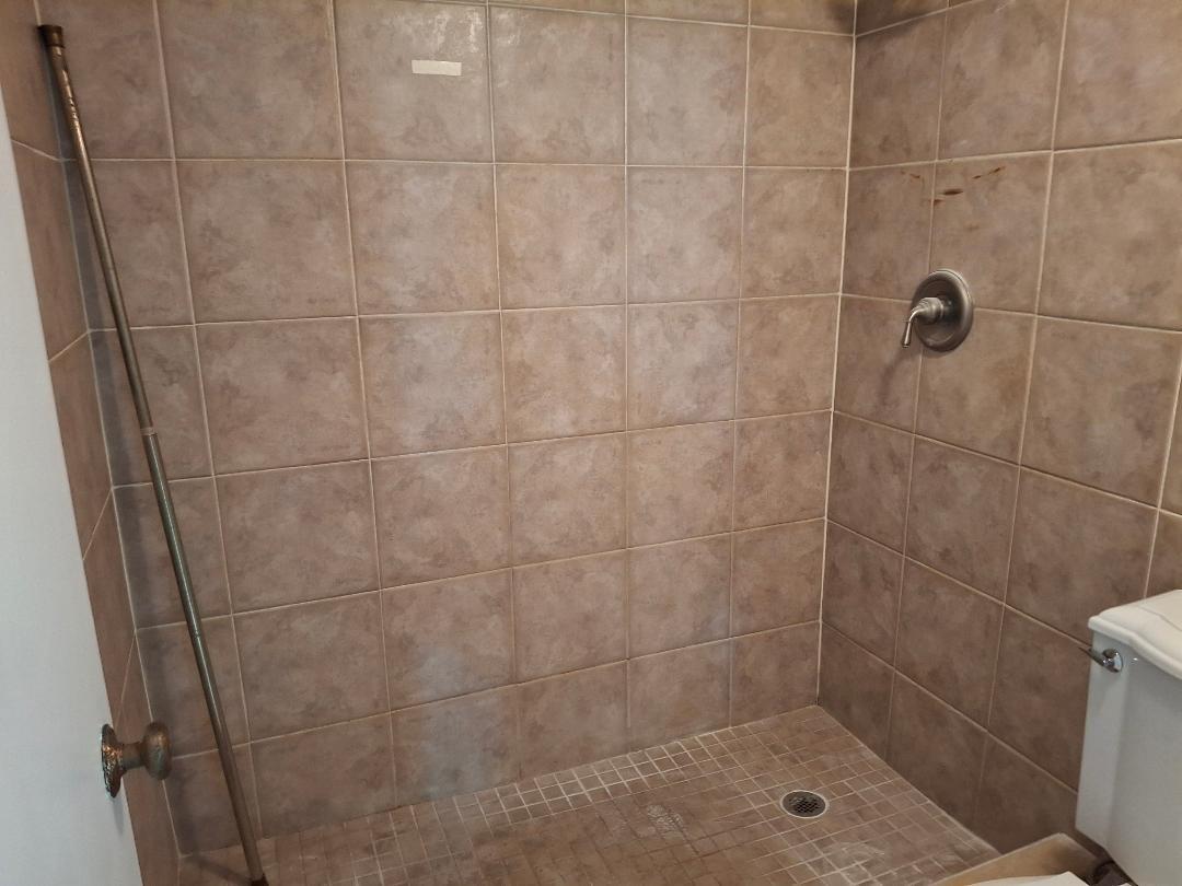 Lake Emerald Condo - Residential Lease