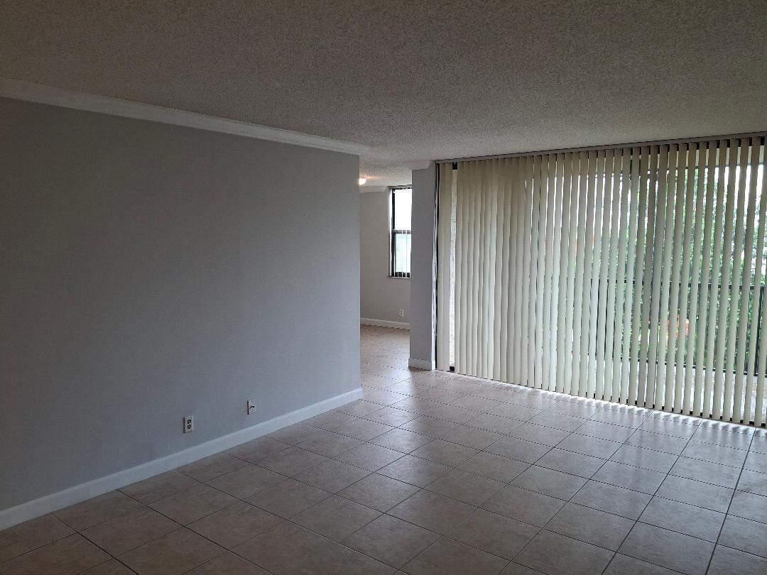 Lake Emerald Condo - Residential Lease