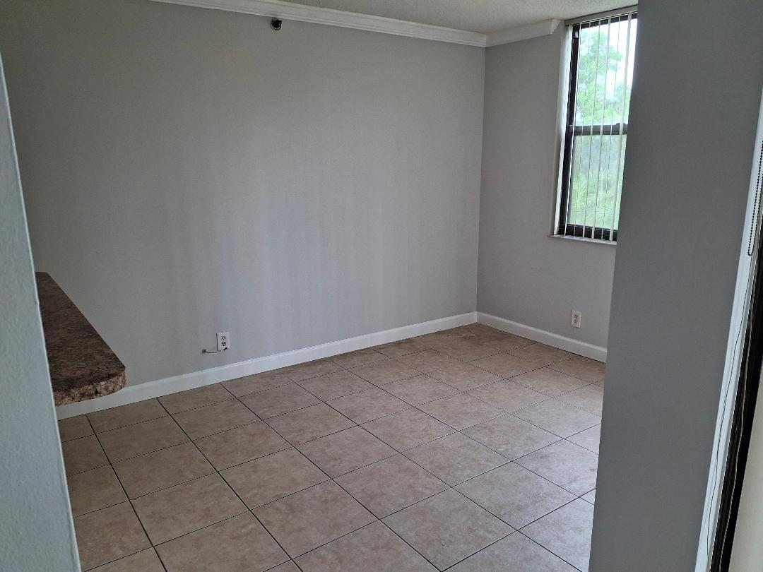 Lake Emerald Condo - Residential Lease