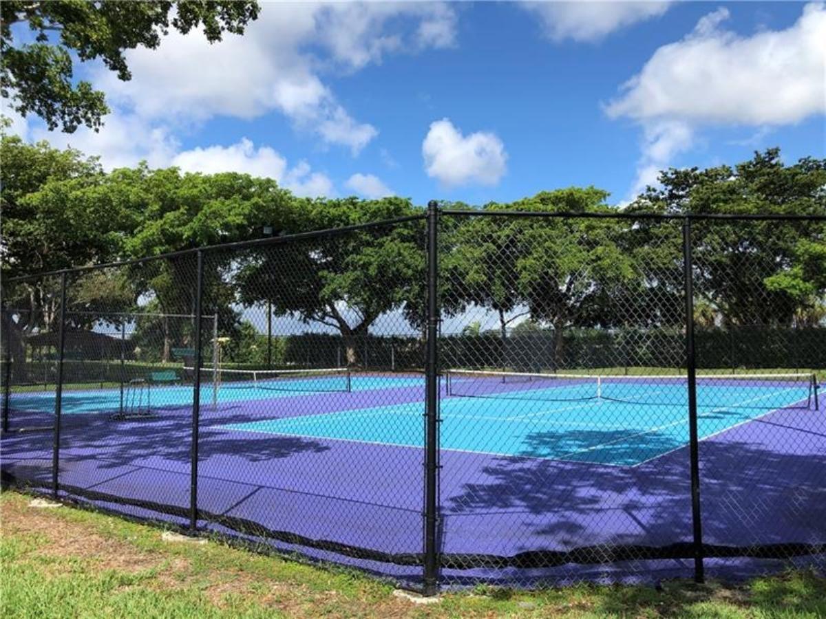 Lake Emerald Condo - Residential Lease