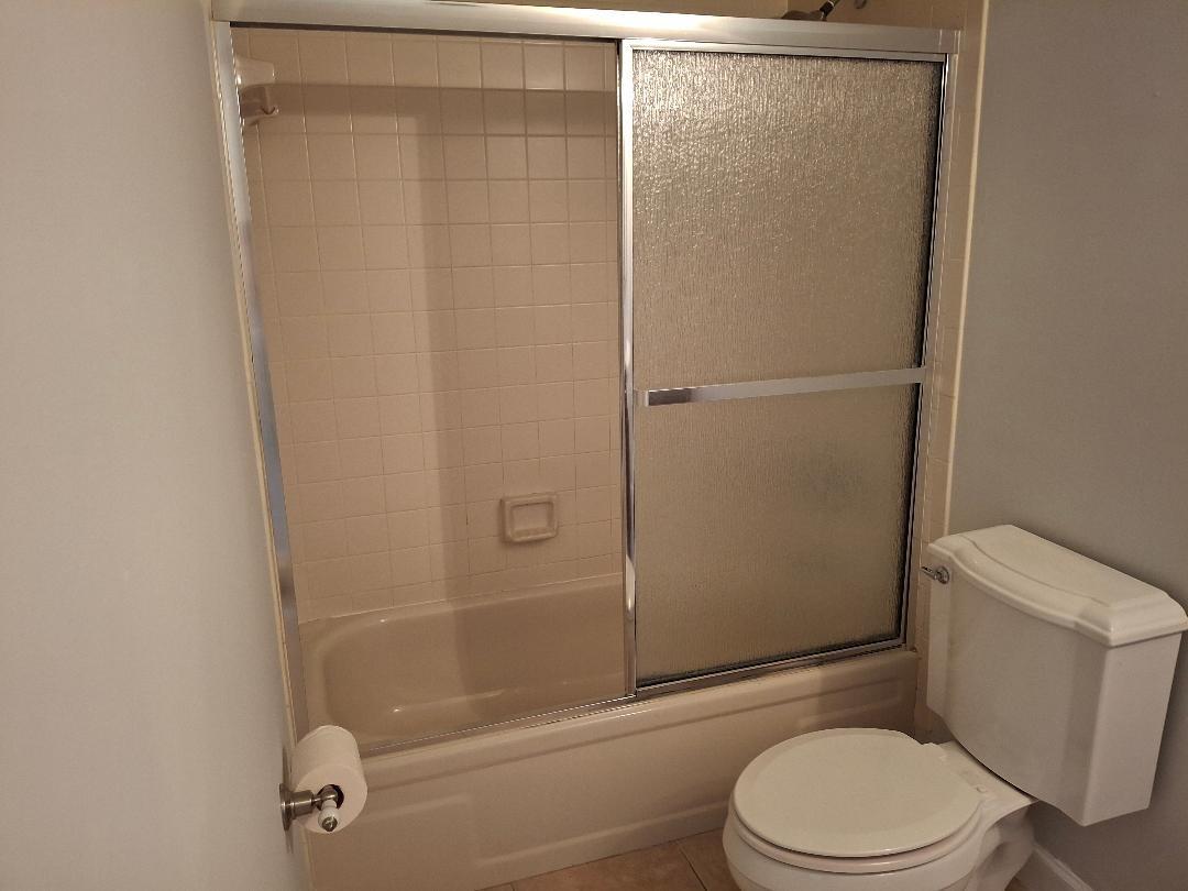 Lake Emerald Condo - Residential Lease