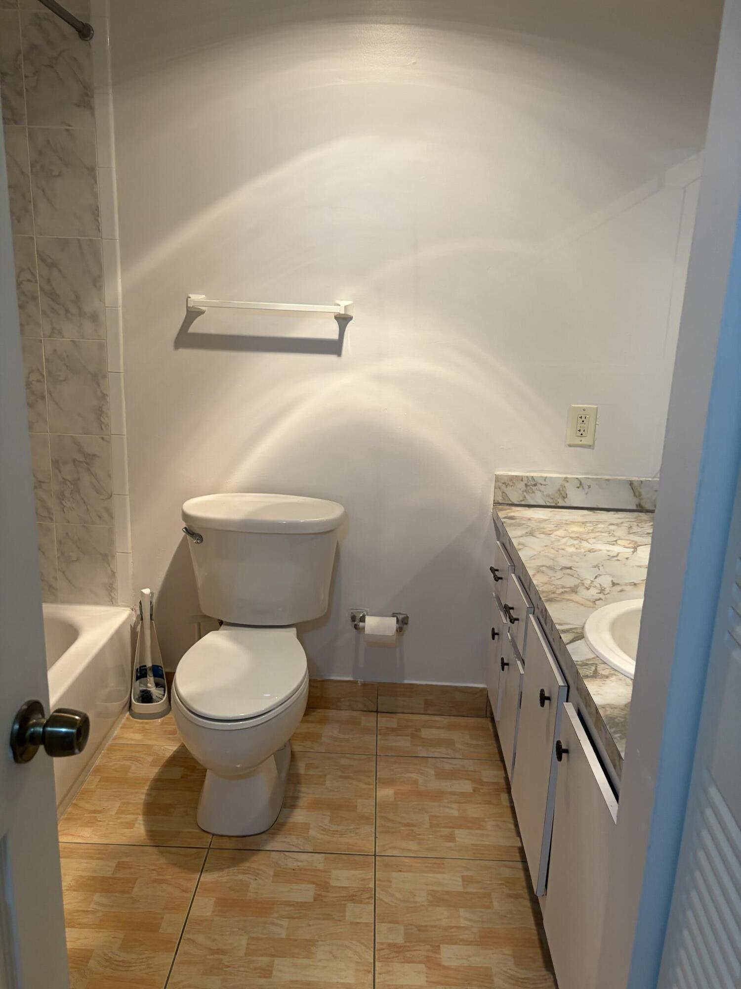 NEWPORT AT LAUDERHILL CONDO - Residential Lease