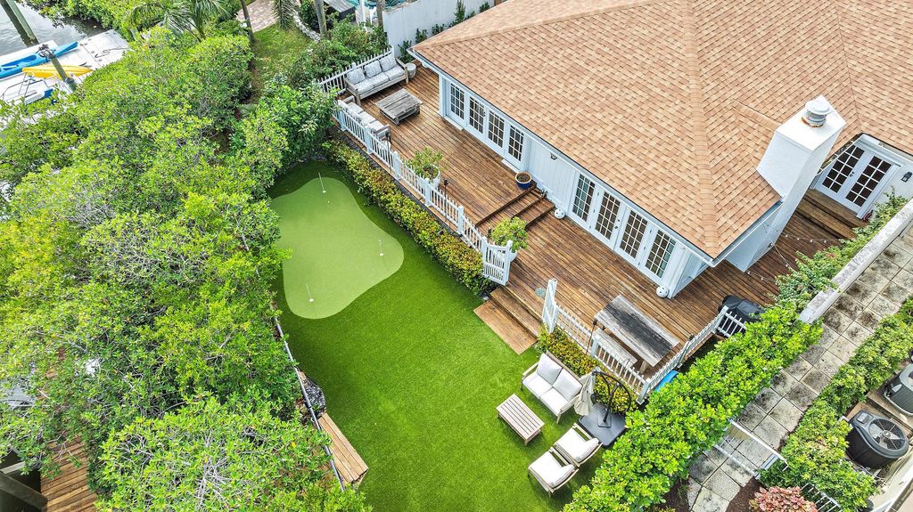 Photo of 17066 Bay Street, Jupiter, FL 33477 (MLS # R11033436)