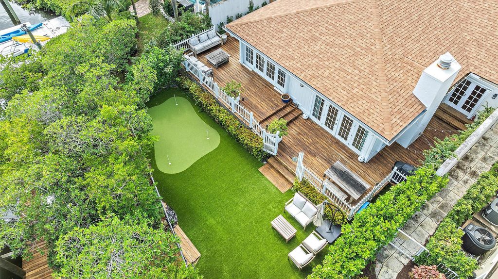 Photo of 17066 Bay Street, Jupiter, FL 33477 (MLS # R11033436)