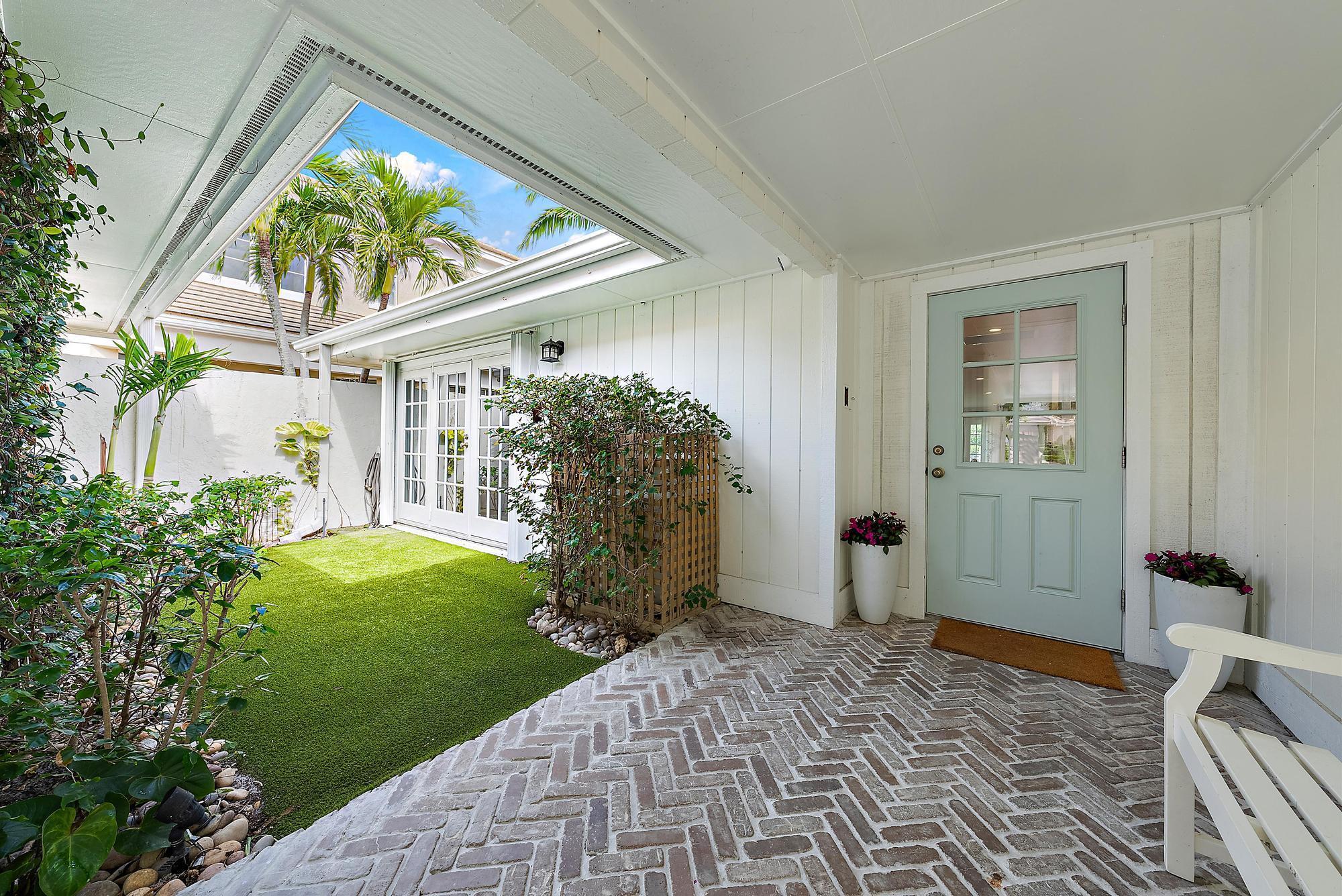 BAYTOWNE OF JONATHANS LAN - Residential