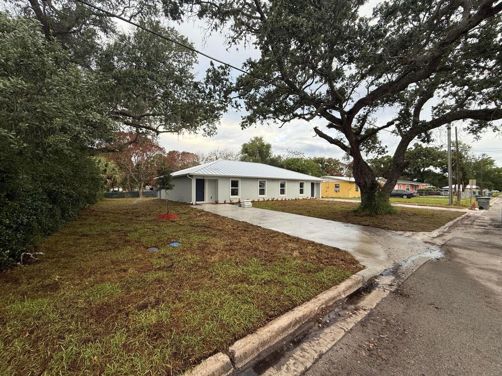 Photo of 311 N 16th Street, Fort Pierce, FL 34950 (MLS # B26023635)