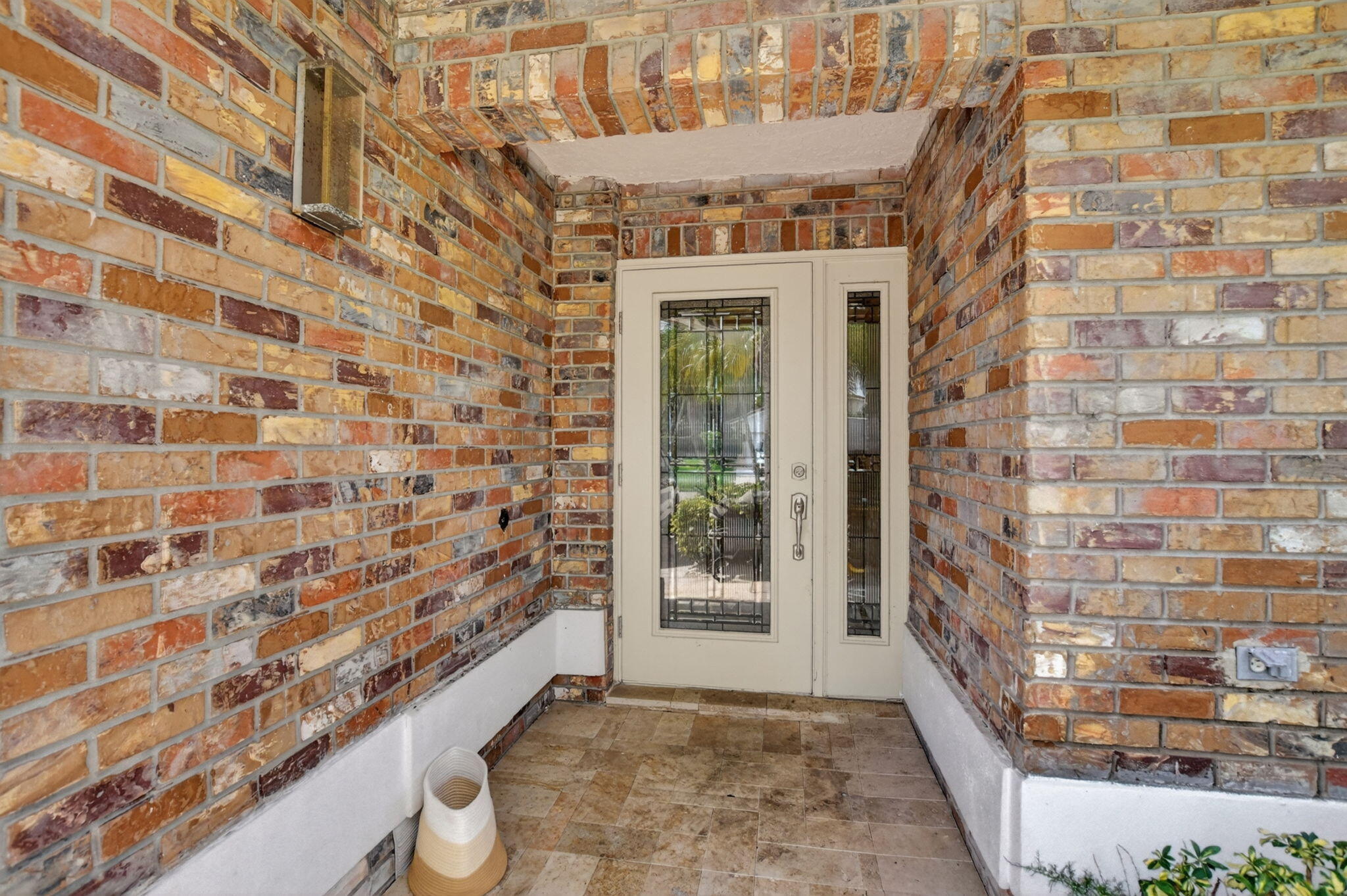 10065 Camelback Lane