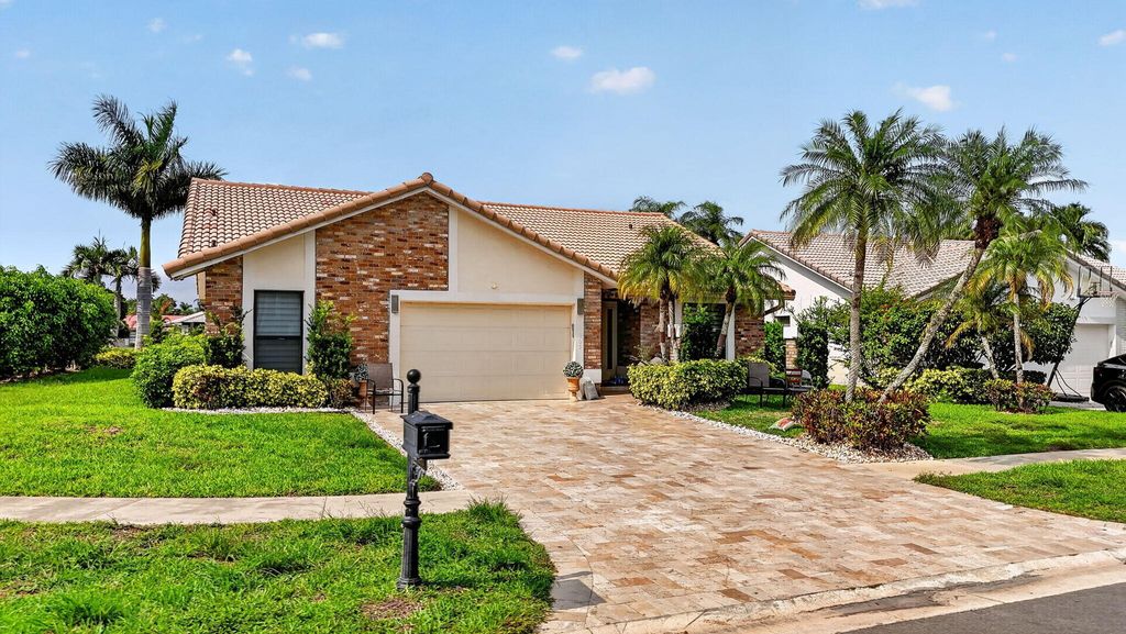 Photo of 10065 Camelback Lane, Boca Raton, FL 33498 (MLS # B26046966)