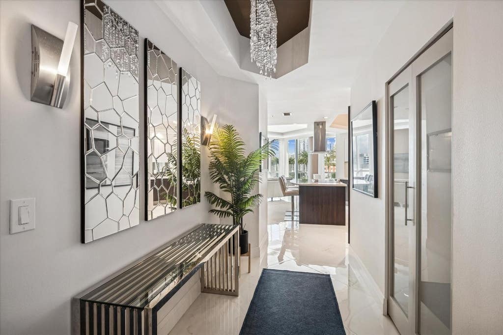 Photo of 111 SE 8th Avenue #1005, Fort Lauderdale, FL 33301 (MLS # F10539120)