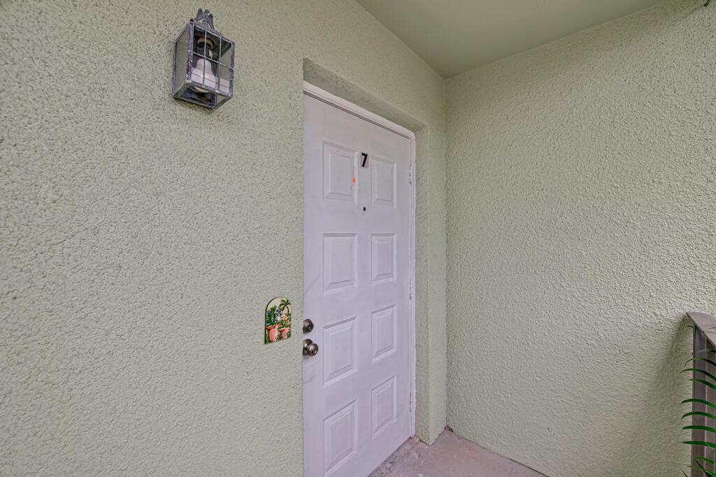 111 Lake Avenue 7