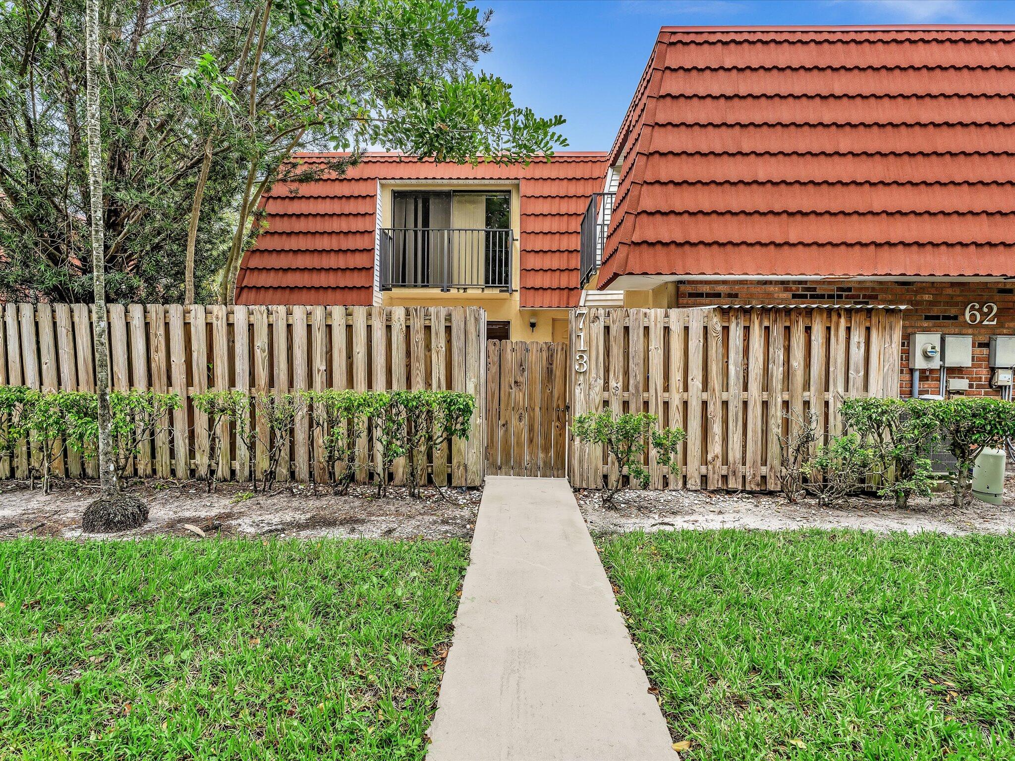 713 NW 99th Circle, Plantation FL 33324