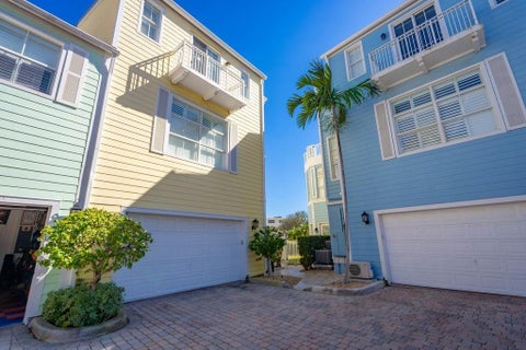 Tiny photo for 2825 Marina Circle #2825, Lighthouse Point, FL 33064 (MLS # F10551076)