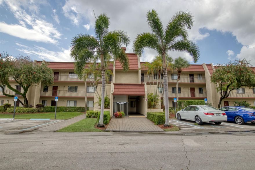 FIRST FLOOR CORNER 2/2 renovated condo with panoramic views.  Enjoy granite in kitchen & both bathrooms, Washer & Dryer, Extended Living Area & walk in closet.  Lots of Storage & Brand new carpet in both bedrooms.  Enjoy community pool w. a spa.  The Fountains is a gated community with 24-hour security patrols all located on lush tropical grounds.  You are minutes from Florida turnpike, & I95, great shopping, restaurants, entertainment, beaches, airports, medical centers & places of worship.  Come all to enjoy this community. Water, cable, Wi-Fi & garbage is included in the rental price.