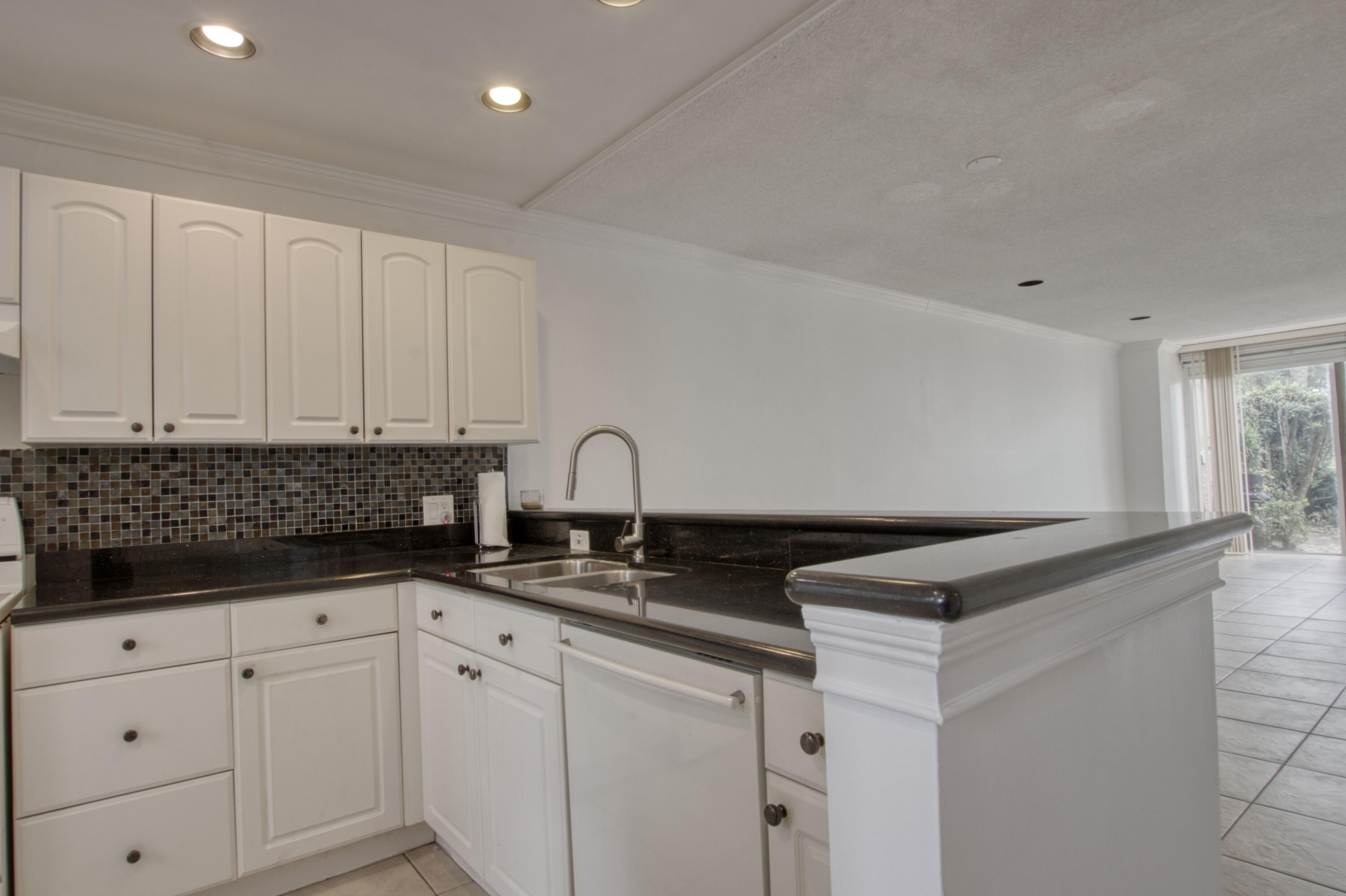 FOUNTAINS OF PALM BEACH CONDO 3 - Residential Lease